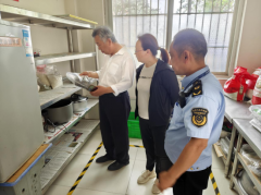 <b>各村级小学食堂后厨、食材储存间、清洗消毒区</b>